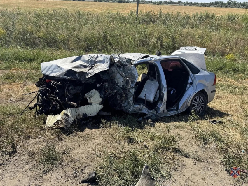 Страшная авария с фурой оборвала жизнь 13-летнего под Волгоградом