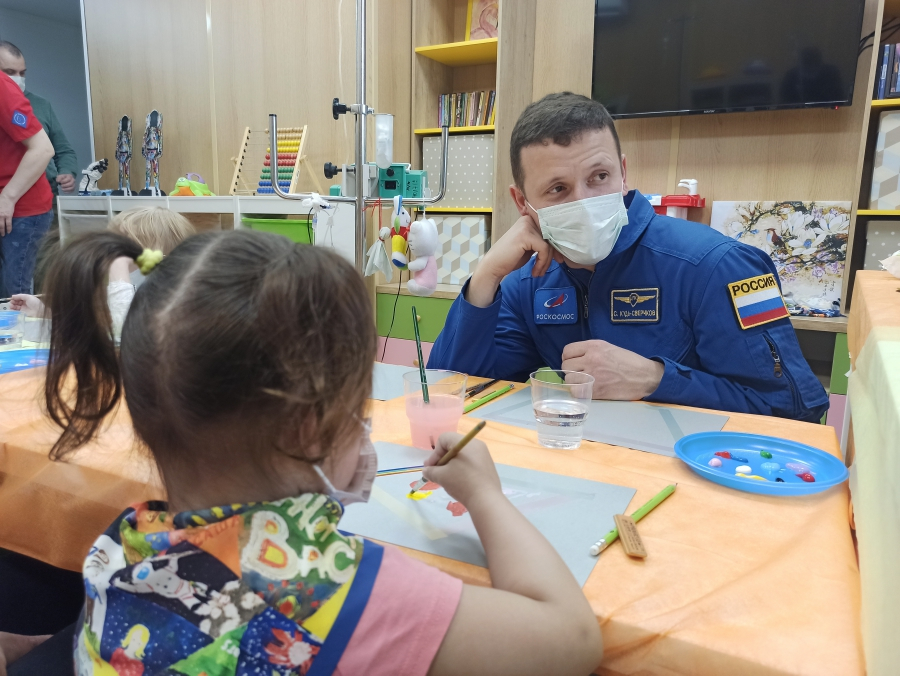Маленькие пациенты онкоцентра Волгограда отправят свои рисунки в космос