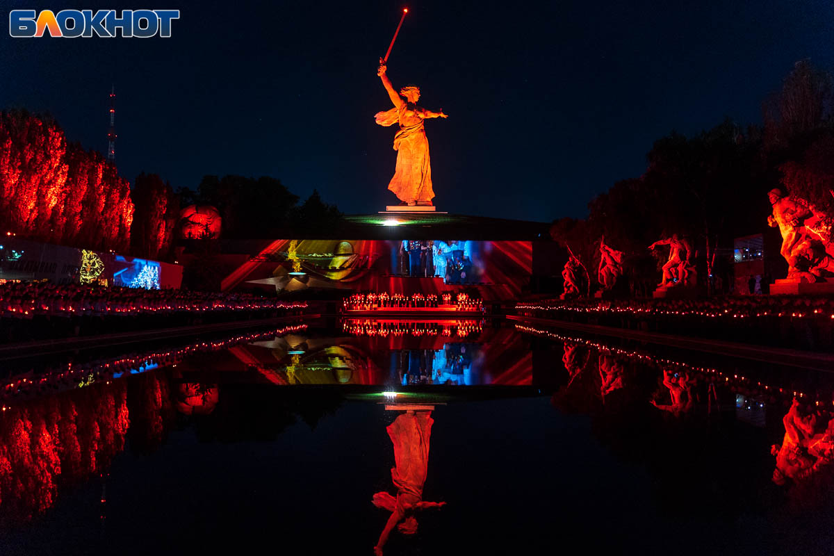 Школьницы разбились после селфи, Журавель изучает Коран, скупленные  вип-билеты на Шамана: итоги 2 ноября в Волгограде