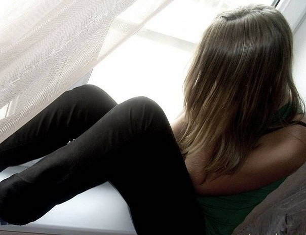 Трое мужчин ласкают одну девушку: смотреть русское порно видео онлайн