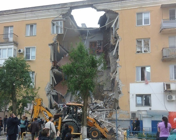 Взрыв в жилом доме в Карагандинской области: появились подробности и фото