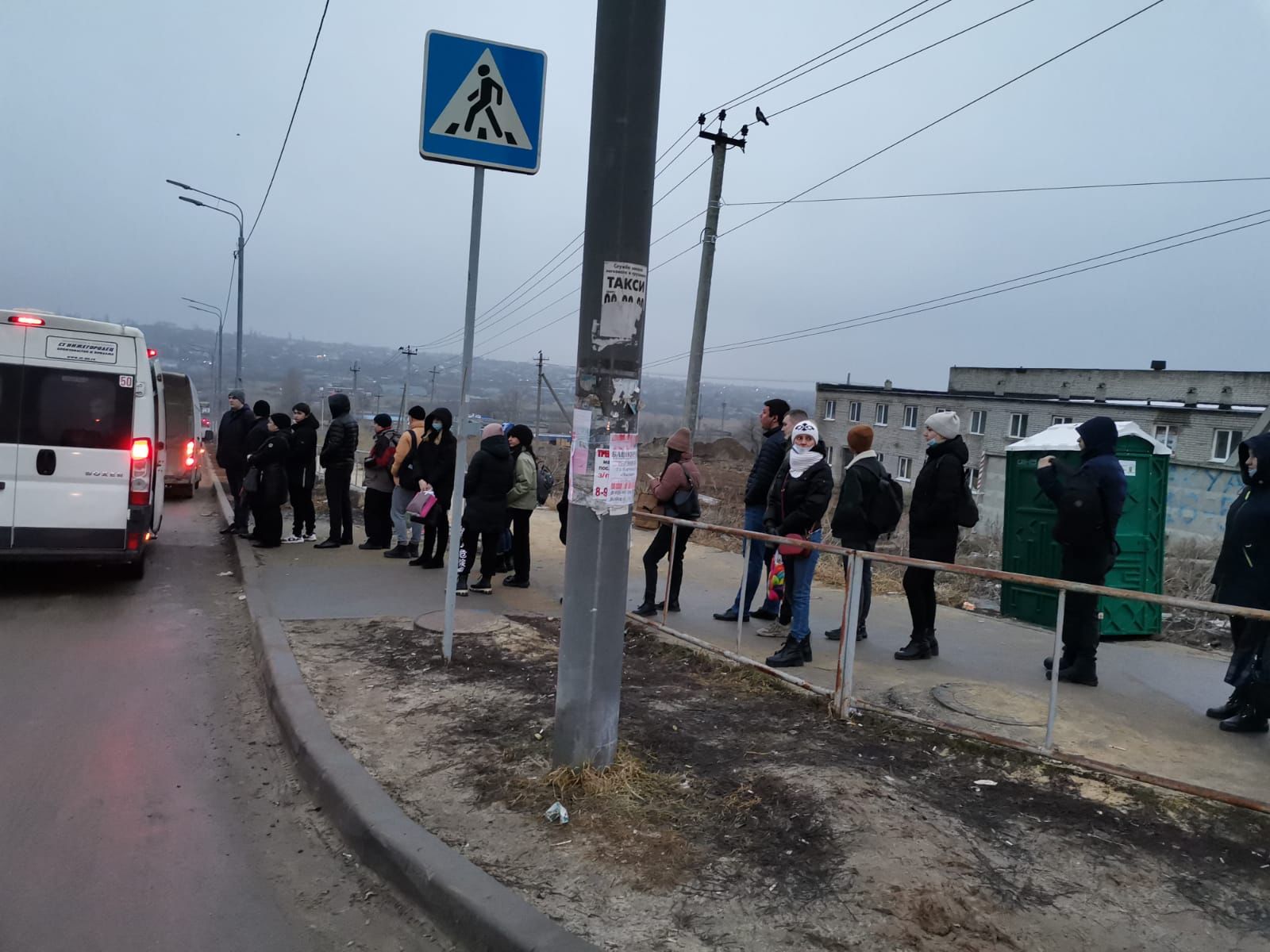 Транспортный ад в ЖК «Комарово» в Волгограде сняли на видео: люди  вываливаются из маршруток №50