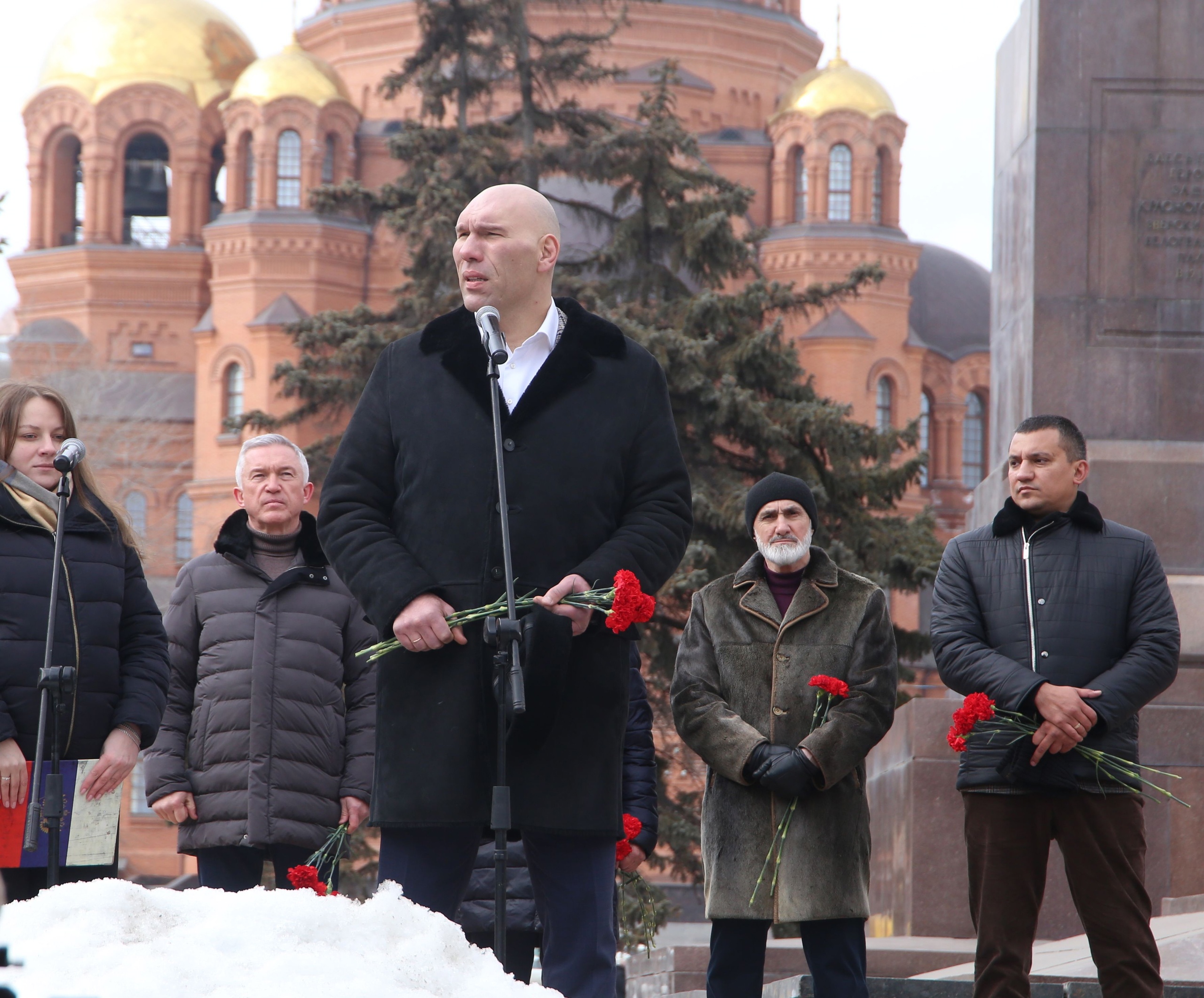 Николай Валуев привез своих детей в Волгоград