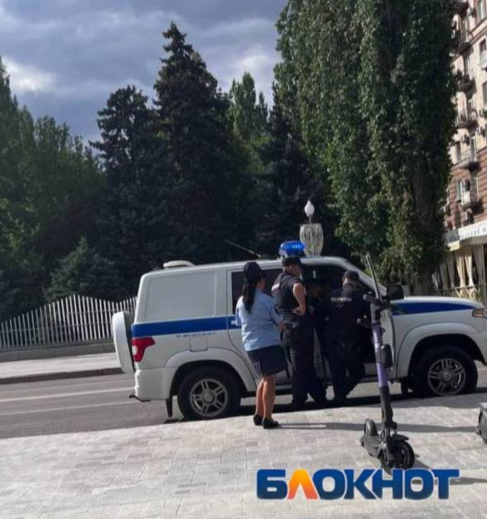 На 15 суток арестовали пару за бурный секс в центре Волгограда