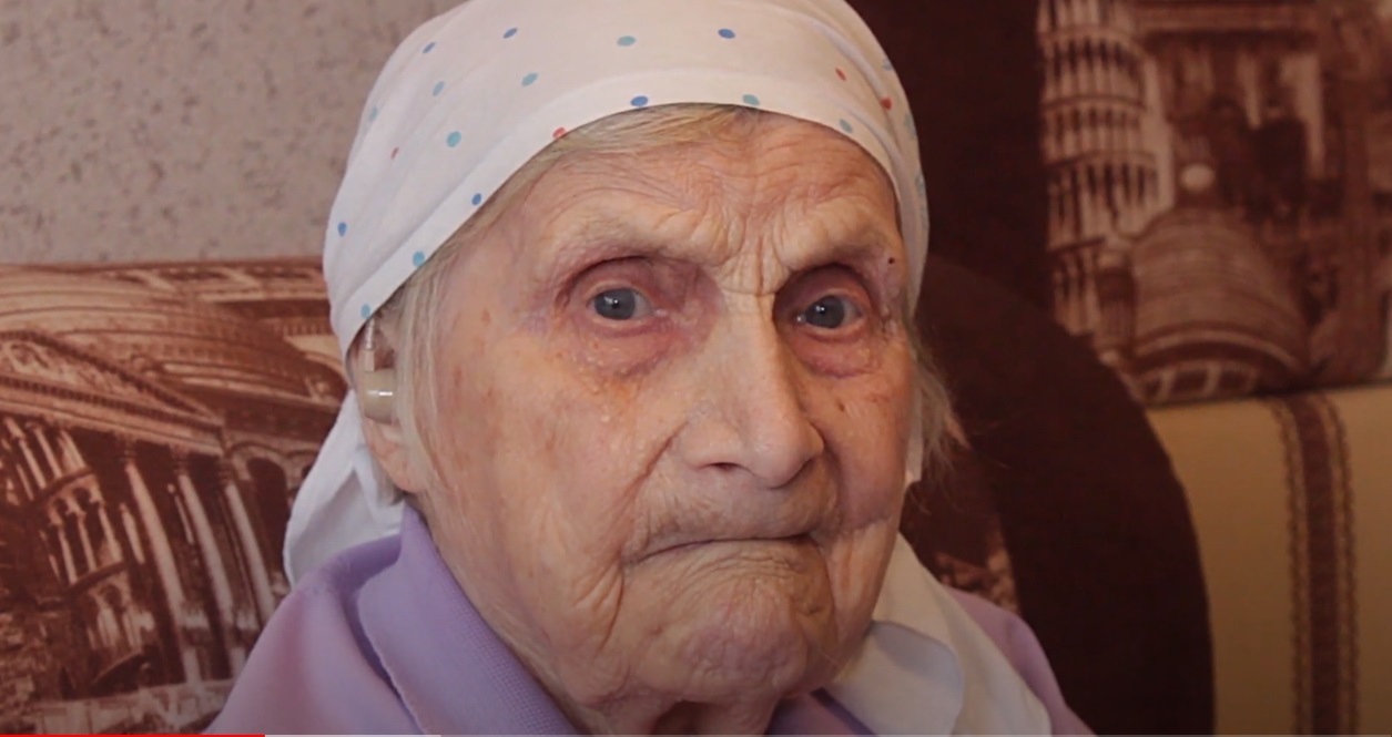 93-летняя ветеран показала на видео, как замерзает в пятиэтажке Волгограда:  спит в одежде, как во времена ВОВ