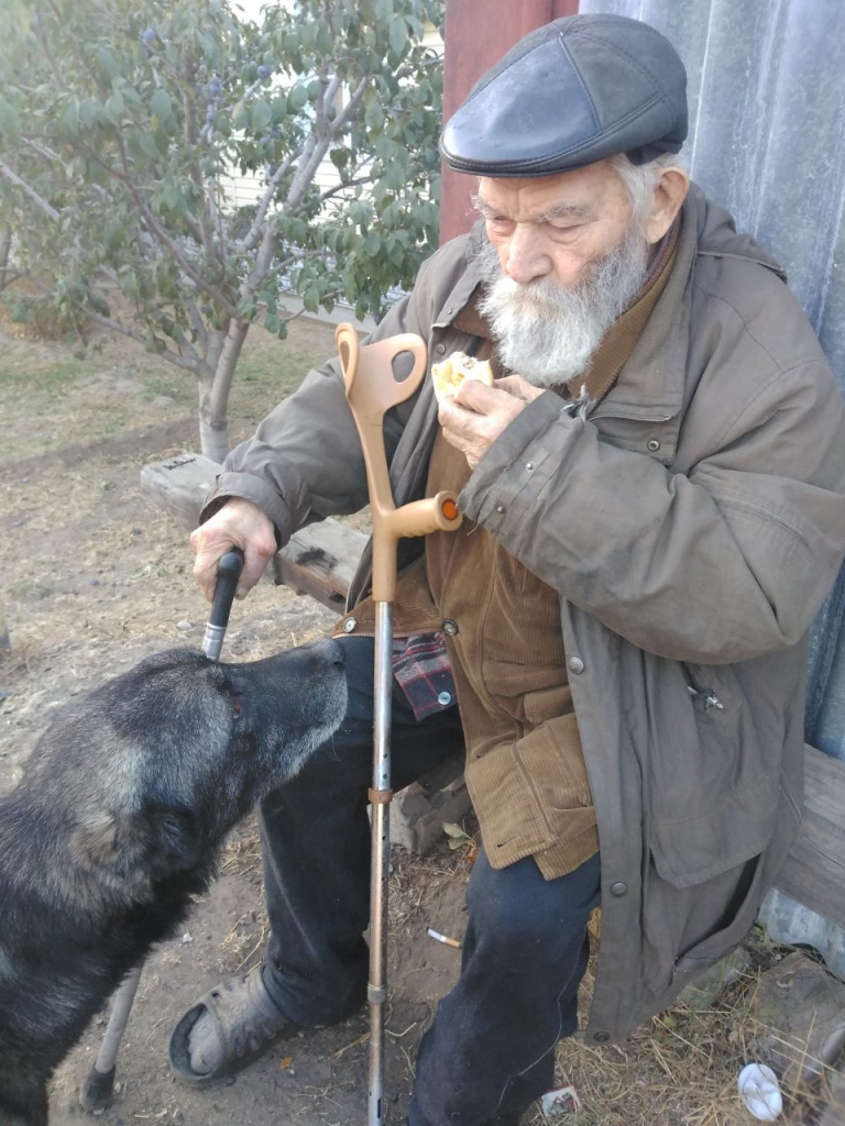 Не мылся лет пять»: в Волгограде 86-летний пенсионер с 17 внуками мечтает  попасть в дом престарелых