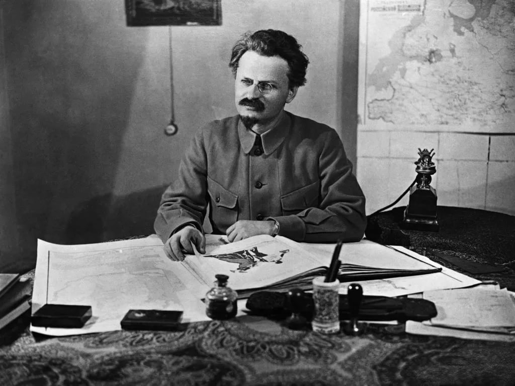 троцкийфото.jpg