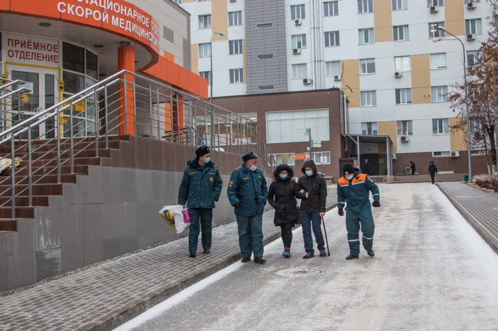 iz-bolnicy-vypisan-pozharnyy-riskovavshiy-sobstvennoy-zhiznyu-spasaya-volzhan_1612885148951095794__2000x2000 (1).jpg