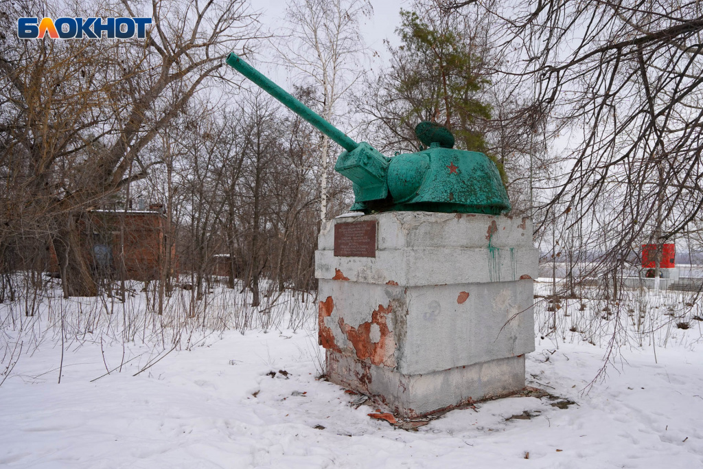 ostrov-lyudnikova_-volgograd_-pamyatniki32.jpg