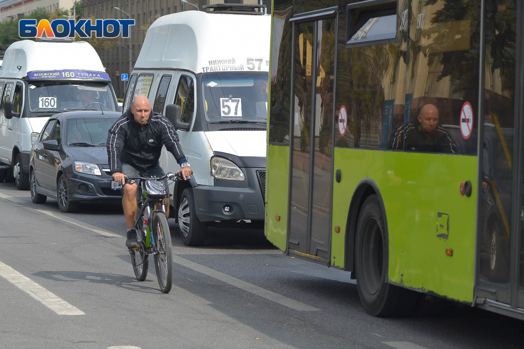 транспорт, пробки, автобусы, маршрутки, велосипедист, волгоград (1).jpg