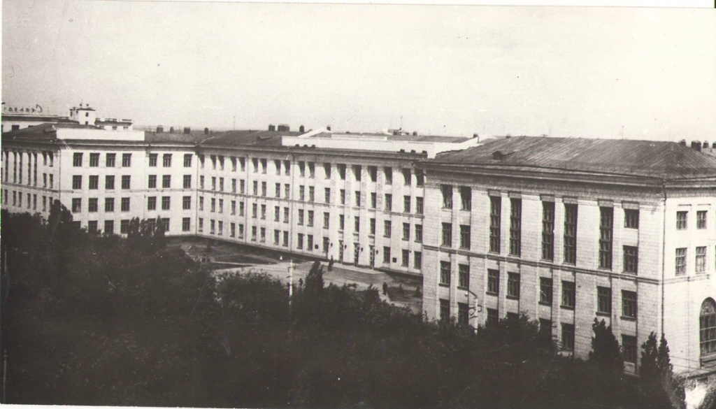 Здание главного корпуса, 1963 г..jpg