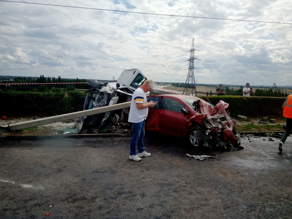 Появилось видео смертельной аварии на мосту через ГЭС, где ребенку оторвало  руку